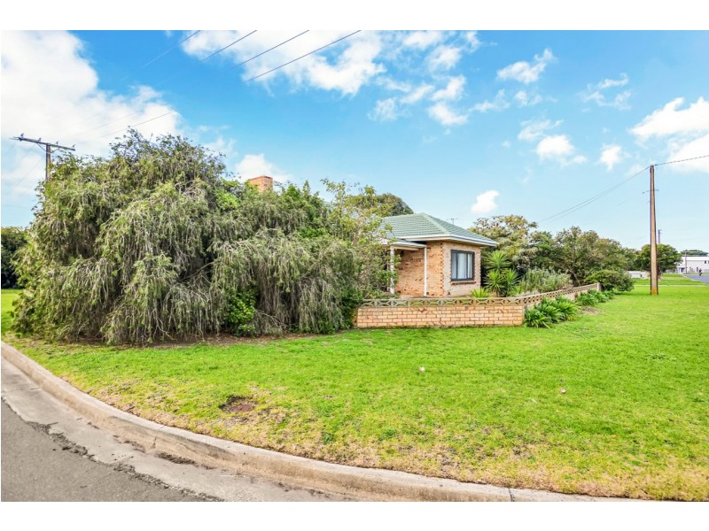 15 Warne Street, Victor Harbor SA 5211