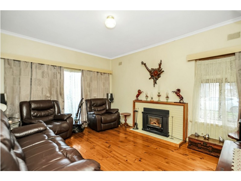 15 Warne Street, Victor Harbor SA 5211