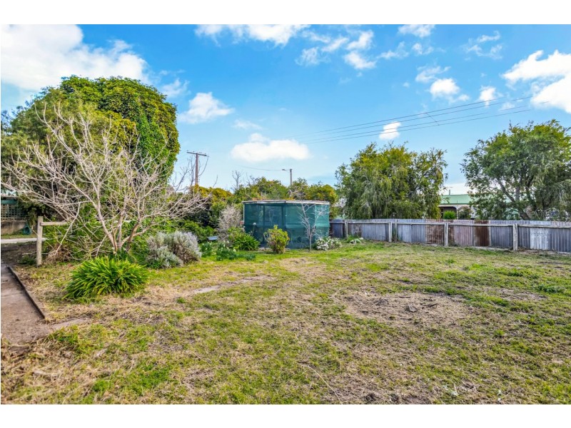 15 Warne Street, Victor Harbor SA 5211