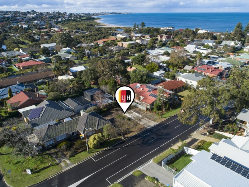 20 Pine Avenue, Victor Harbor SA 5211