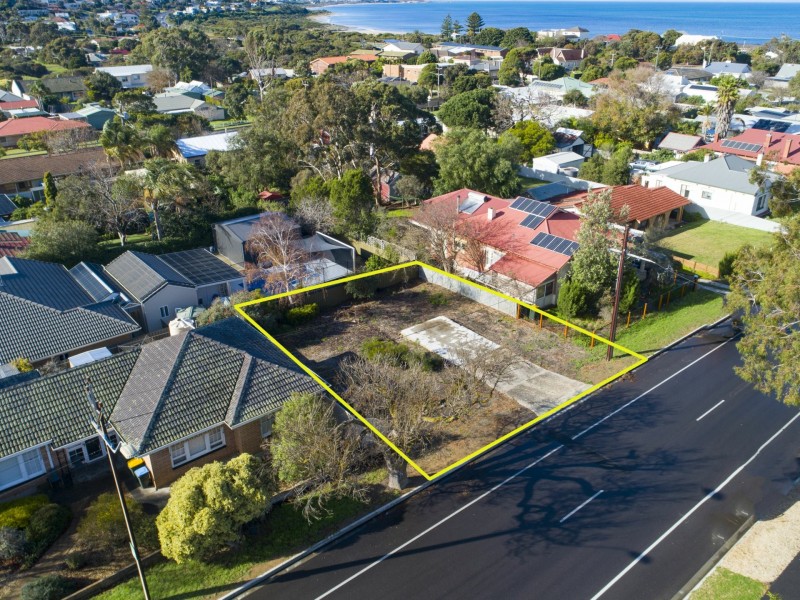20 Pine Avenue, Victor Harbor SA 5211