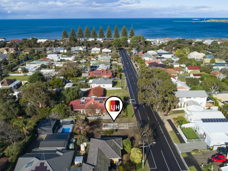 20 Pine Avenue, Victor Harbor SA 5211