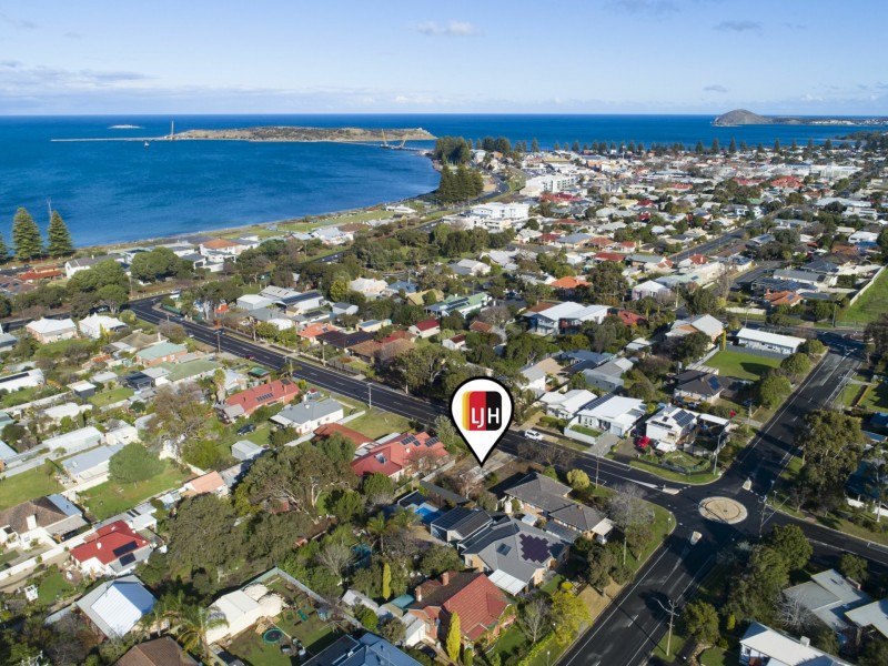 20 Pine Avenue, Victor Harbor SA 5211