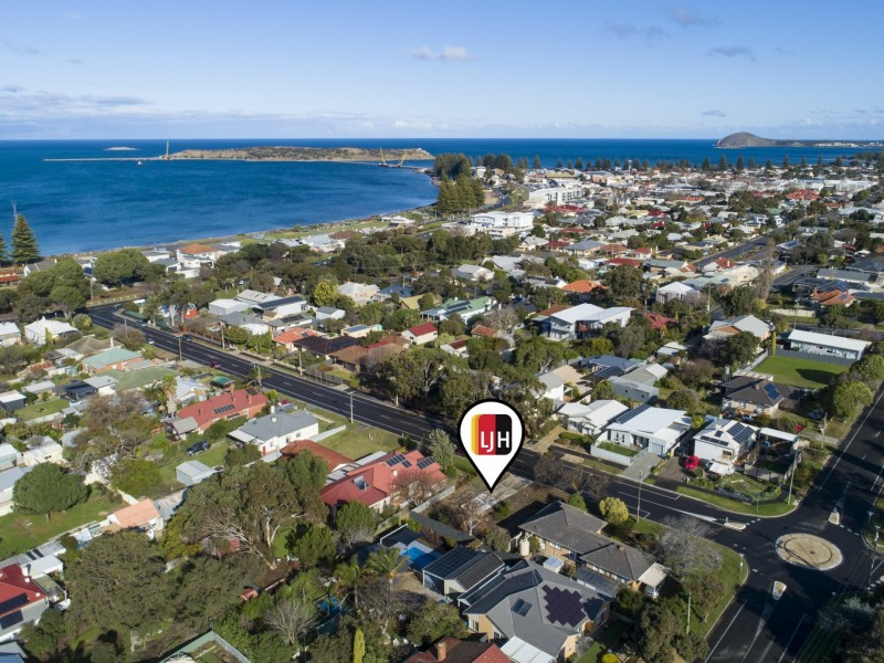 20 Pine Avenue, Victor Harbor SA 5211