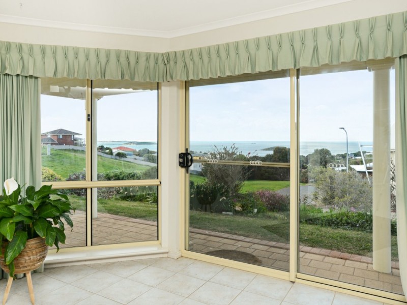 2 Baleen Court, Encounter Bay SA 5211