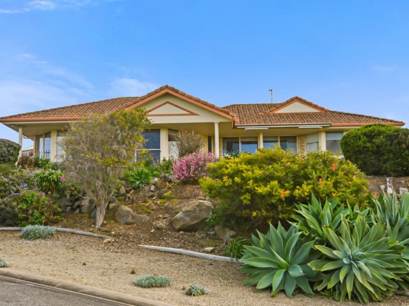 2 Baleen Court, Encounter Bay SA 5211