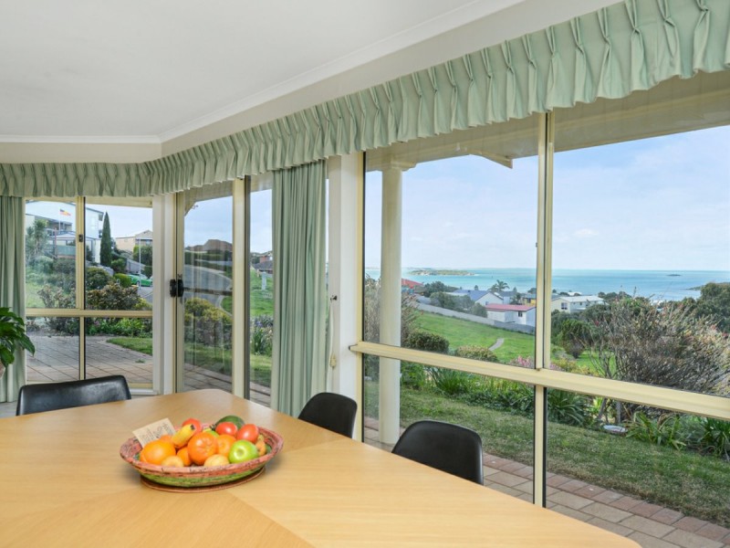 2 Baleen Court, Encounter Bay SA 5211