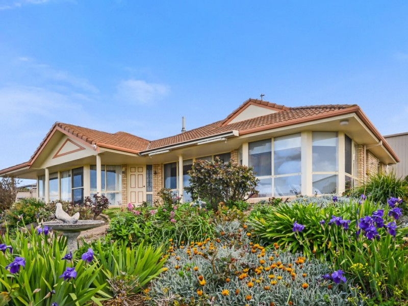 2 Baleen Court, Encounter Bay SA 5211