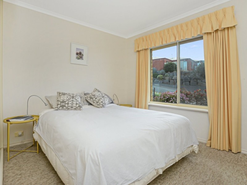 2 Baleen Court, Encounter Bay SA 5211