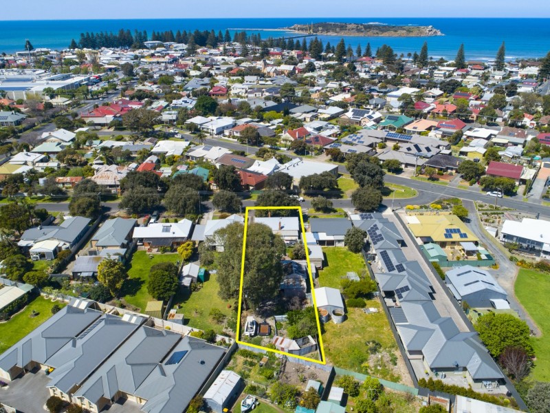 11 Forrest Street, Victor Harbor SA 5211