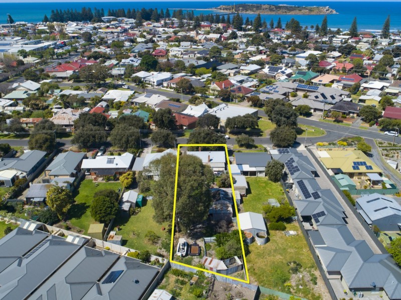 11 Forrest Street, Victor Harbor SA 5211