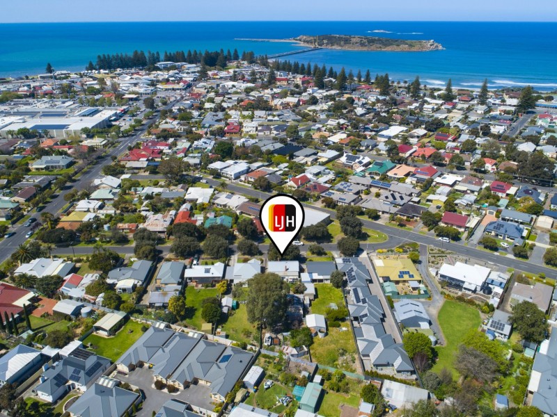 11 Forrest Street, Victor Harbor SA 5211