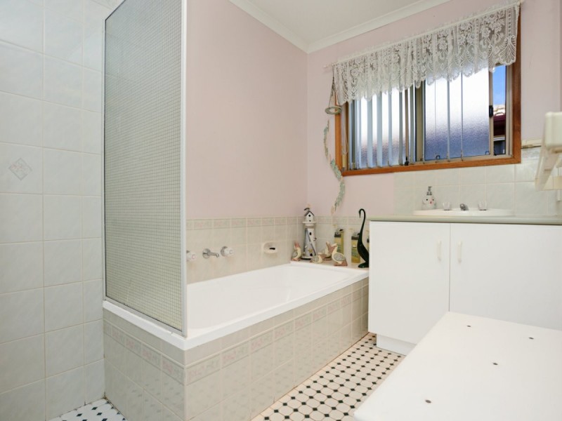 12 Henry Street, Encounter Bay SA 5211