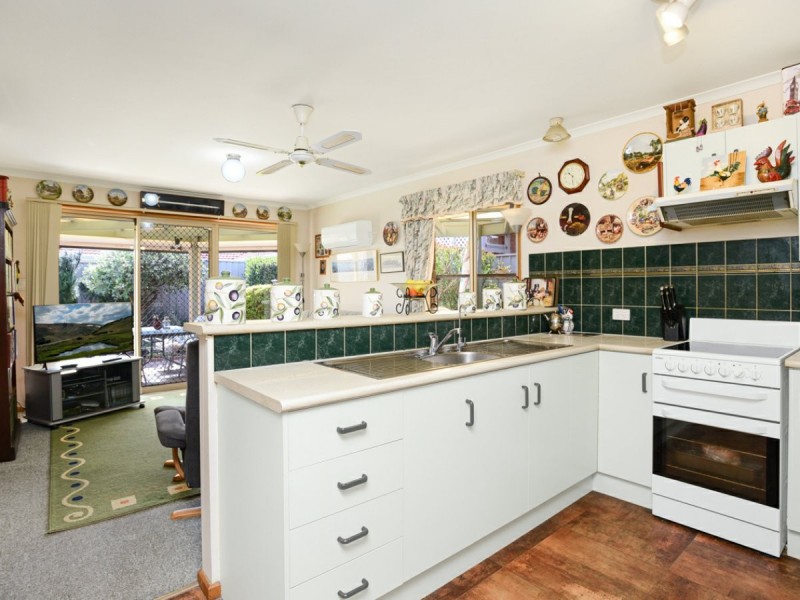 12 Henry Street, Encounter Bay SA 5211