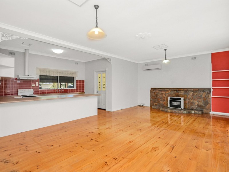 11 Riverview Road, Victor Harbor SA 5211