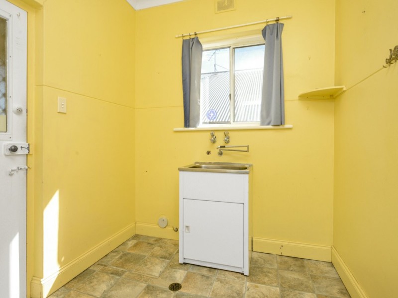 11 Riverview Road, Victor Harbor SA 5211