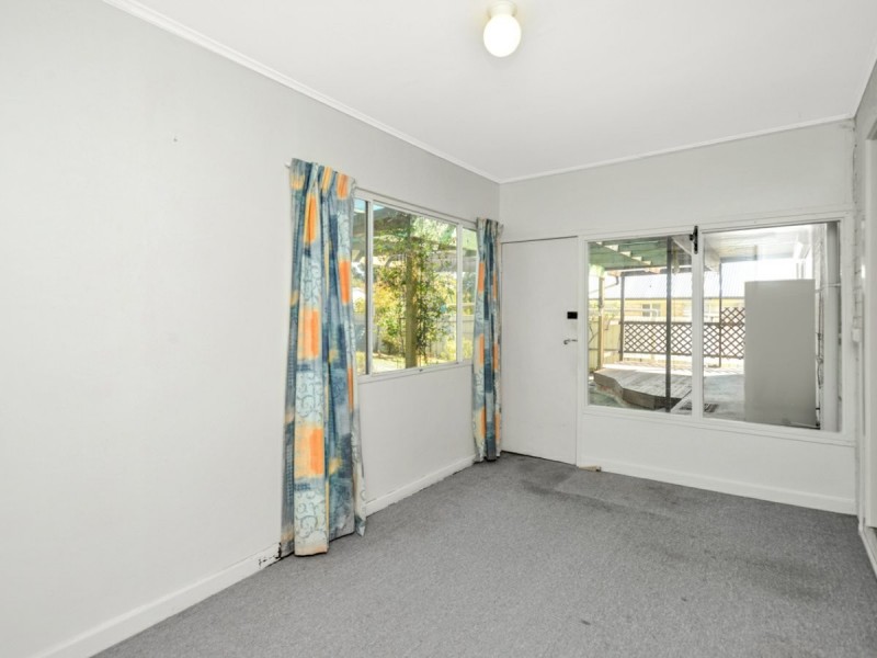 11 Riverview Road, Victor Harbor SA 5211