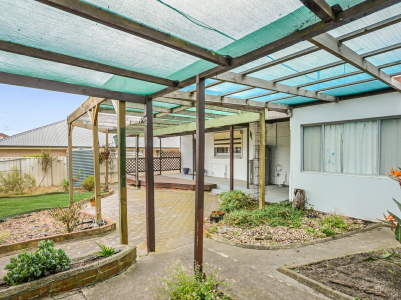 11 Riverview Road, Victor Harbor SA 5211