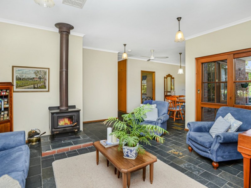 49 The Crescent, Mccracken SA 5211
