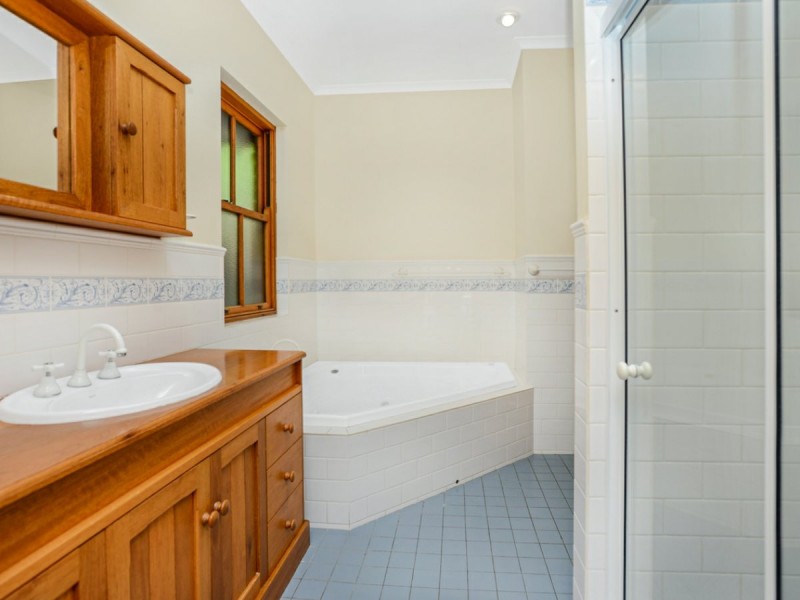 49 The Crescent, Mccracken SA 5211