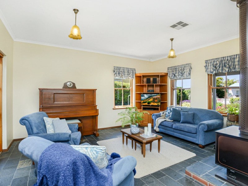 49 The Crescent, Mccracken SA 5211