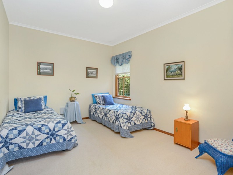 49 The Crescent, Mccracken SA 5211