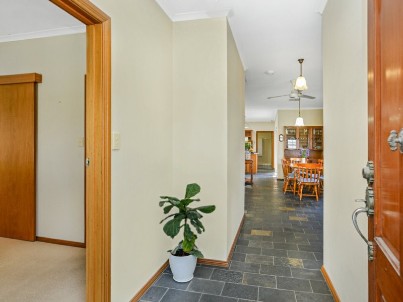 49 The Crescent, Mccracken SA 5211