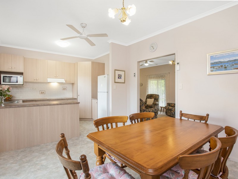 6 Russell Street, Encounter Bay SA 5211