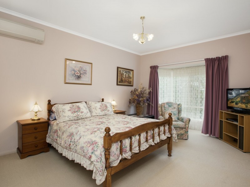 6 Russell Street, Encounter Bay SA 5211