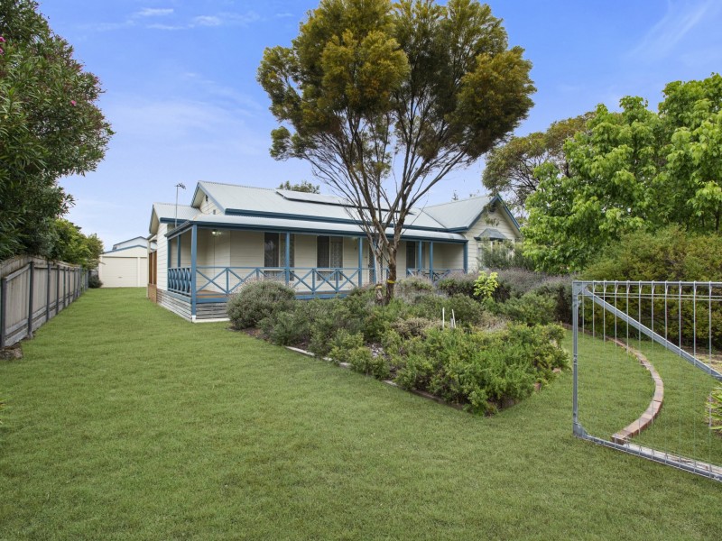 6 Russell Street, Encounter Bay SA 5211