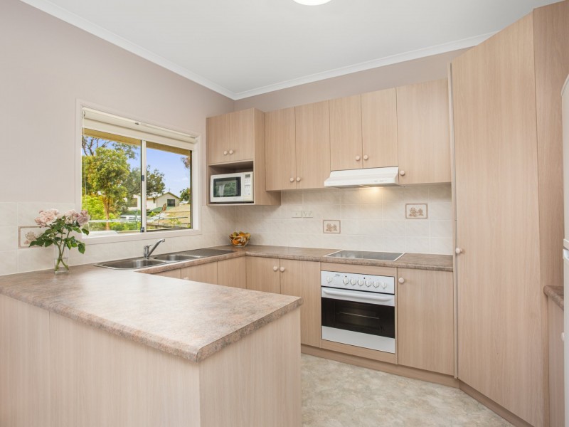 6 Russell Street, Encounter Bay SA 5211