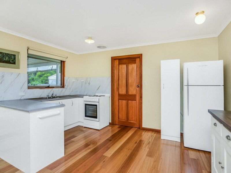 16 Pine Avenue, Victor Harbor SA 5211