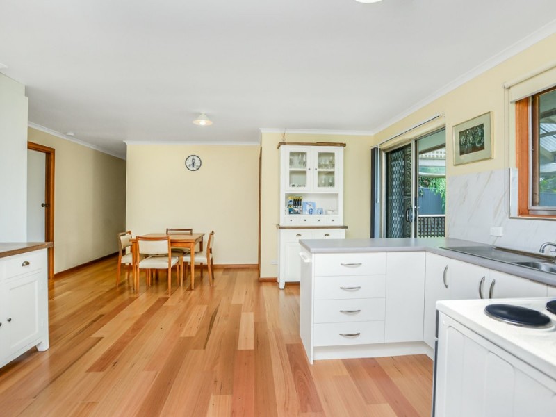 16 Pine Avenue, Victor Harbor SA 5211