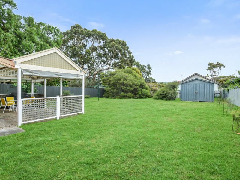 16 Pine Avenue, Victor Harbor SA 5211