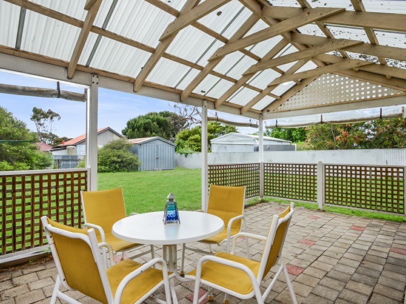 16 Pine Avenue, Victor Harbor SA 5211