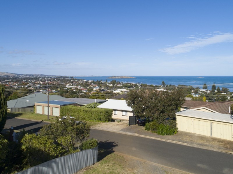 7 Rumbelow  Street, Encounter Bay SA 5211
