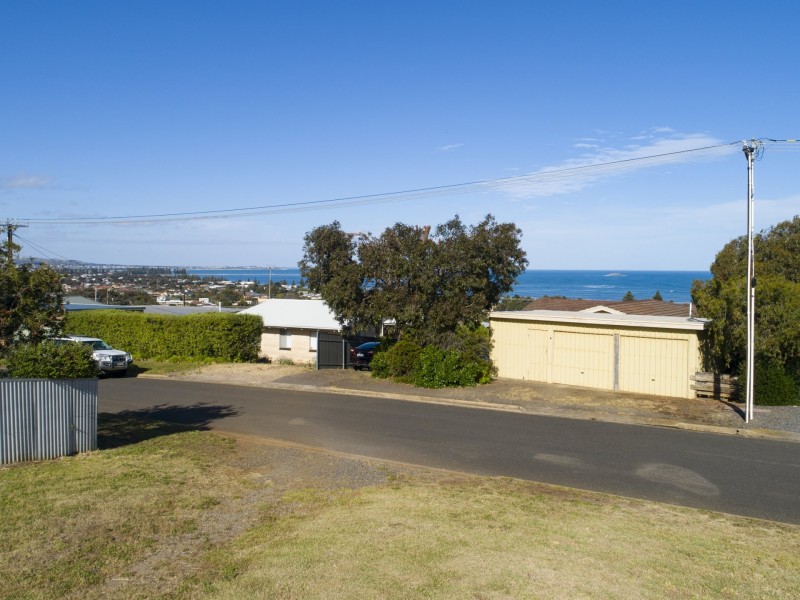 7 Rumbelow  Street, Encounter Bay SA 5211
