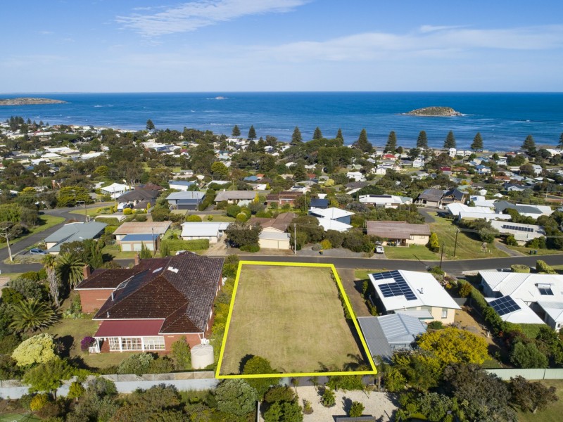 7 Rumbelow  Street, Encounter Bay SA 5211