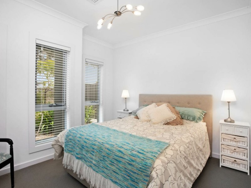 6 Central Drive, Victor Harbor SA 5211