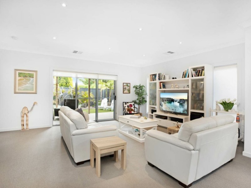 6 Central Drive, Victor Harbor SA 5211