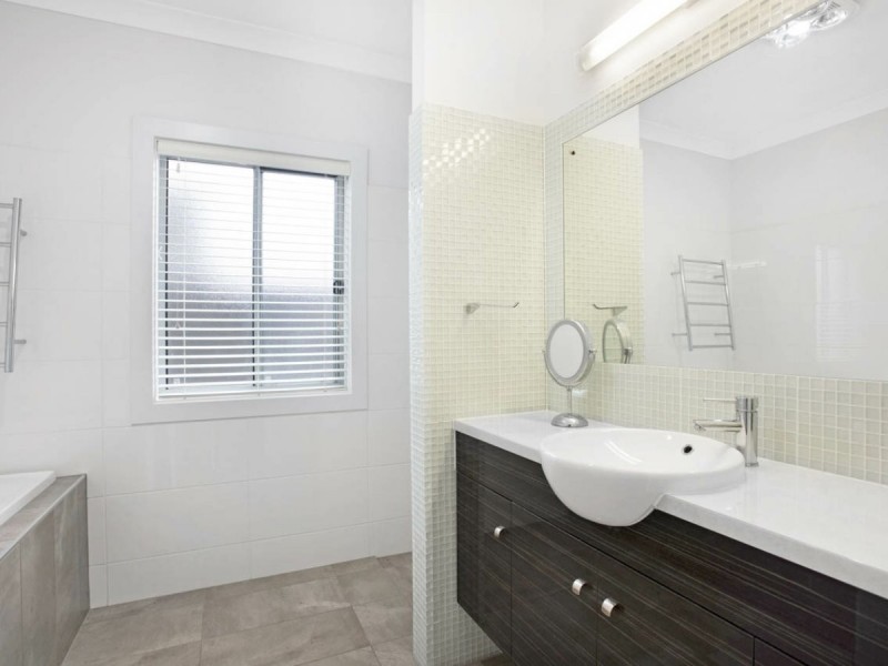 6 Central Drive, Victor Harbor SA 5211