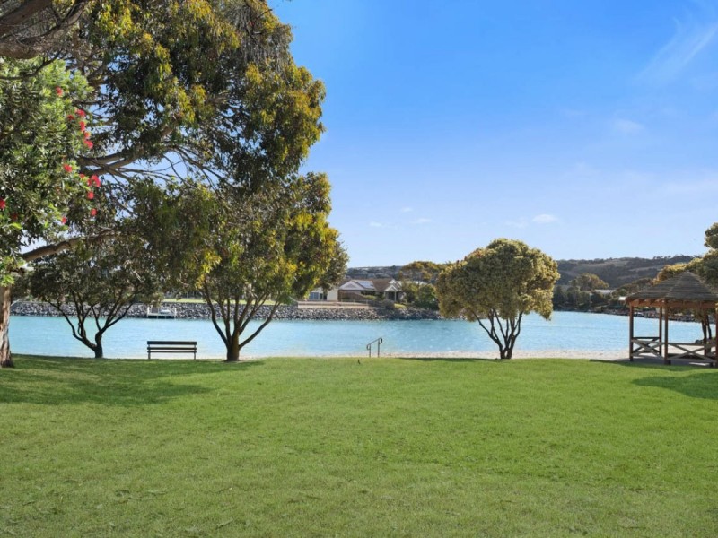 6 Central Drive, Victor Harbor SA 5211