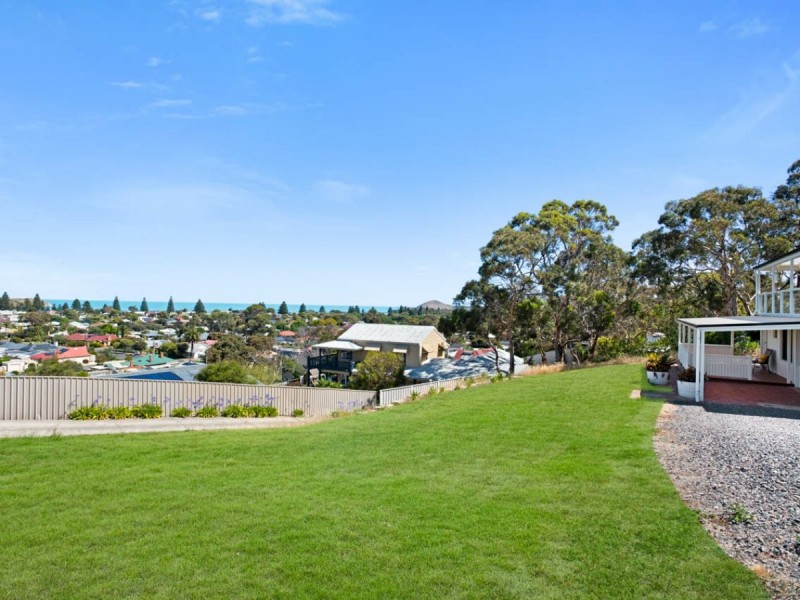 17 Lawson Street, Victor Harbor SA 5211