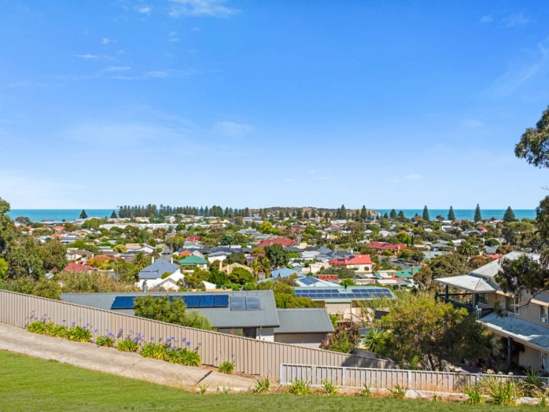 17 Lawson Street, Victor Harbor SA 5211