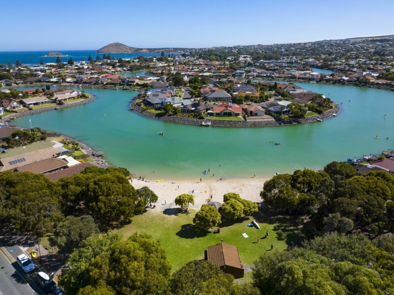 50 Bartel Boulevard, Victor Harbor SA 5211