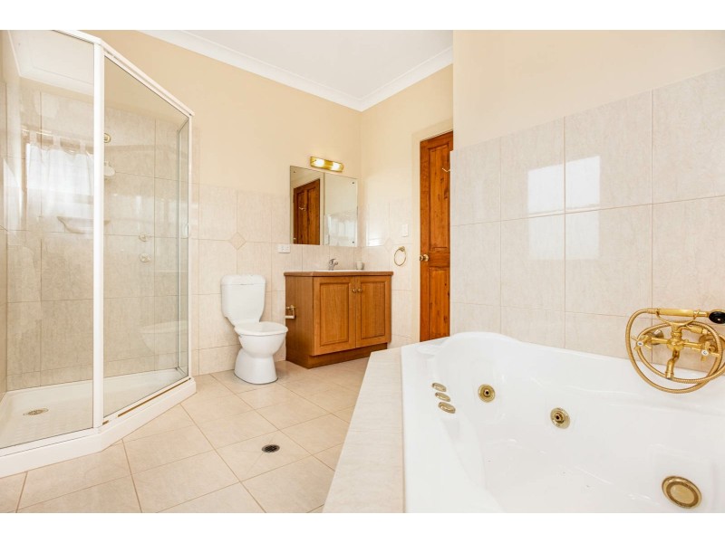 4 Adamson Street, Hayborough SA 5211