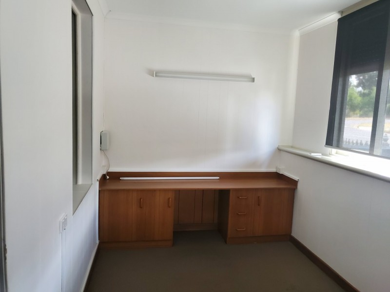 8 Carlyle St, Victor Harbor SA 5211