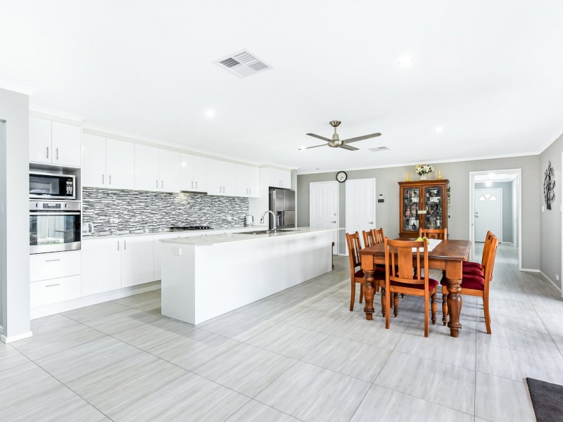 11 Peppermint Drive, Hayborough SA 5211