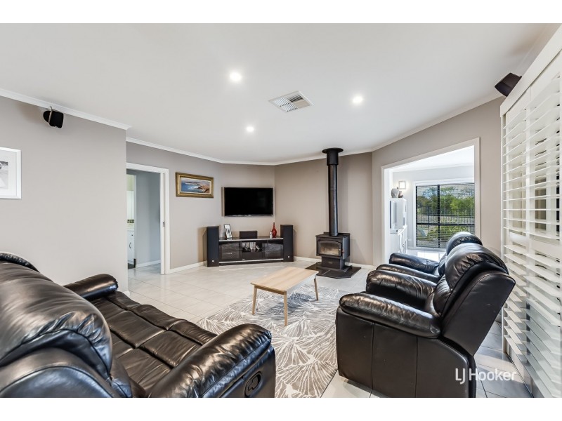 3 Fairway Drive, Mccracken SA 5211