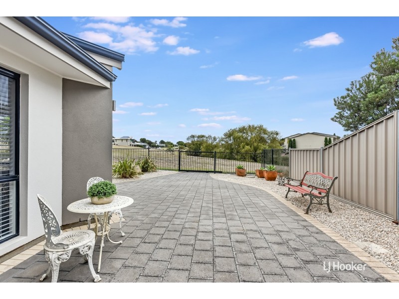 3 Fairway Drive, Mccracken SA 5211